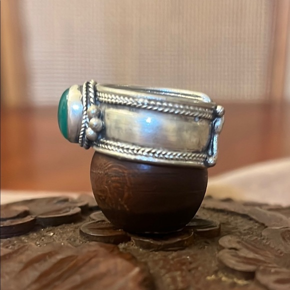 Boho Silver Tone Green Stone Ring - Picture 2 of 4